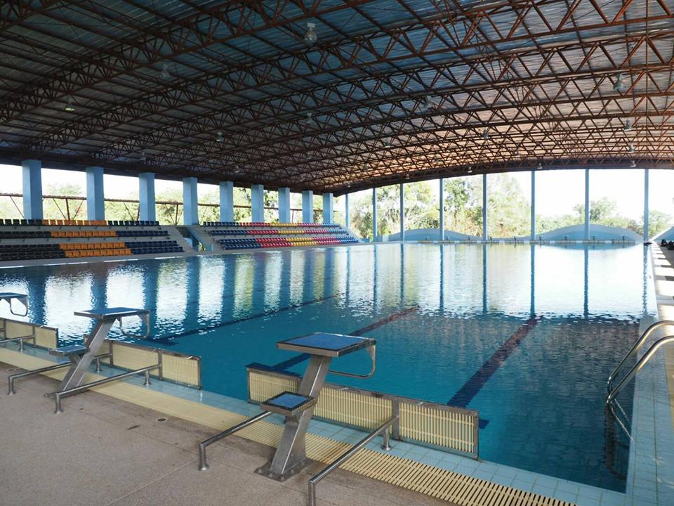 สระว่ายน้ำ